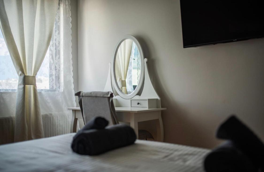 Minimal Brand New Loft Next To Subway * Athènes